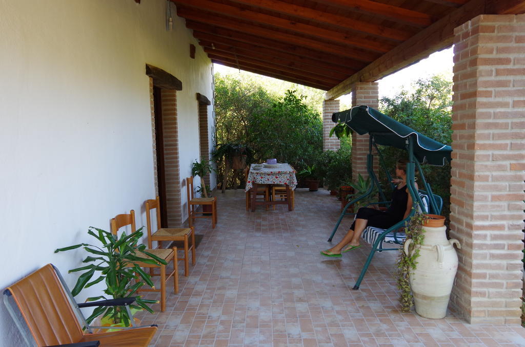 Maison d'hôtes I Carrubi à San Priamo Extérieur photo