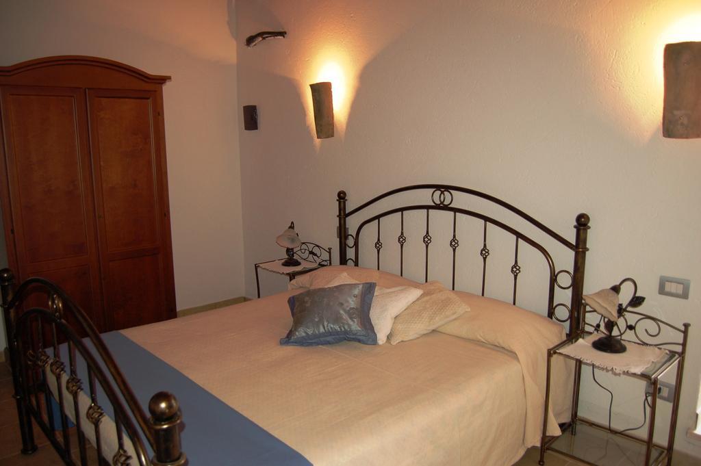 Maison d'hôtes I Carrubi à San Priamo Chambre photo