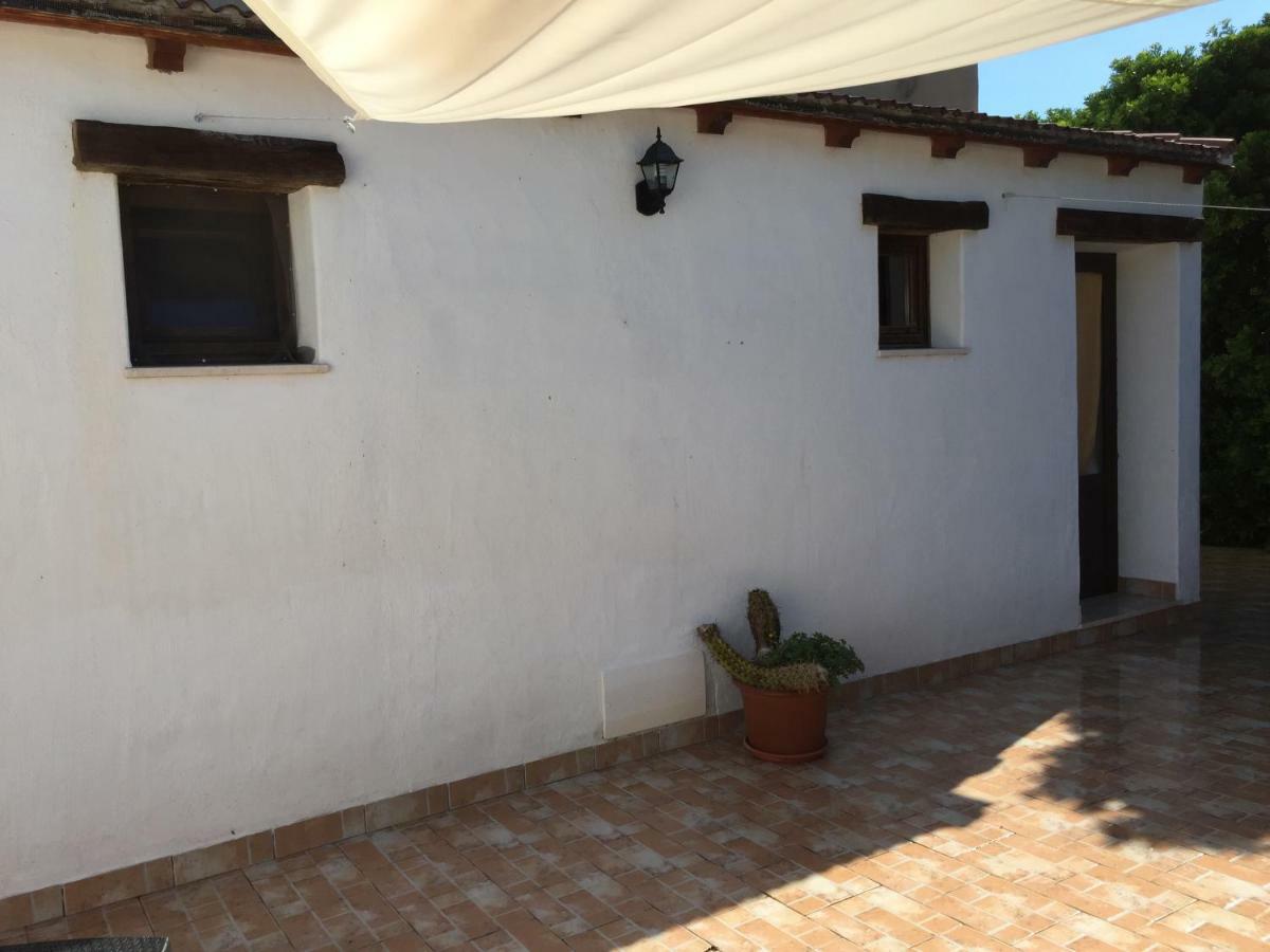 Maison d'hôtes I Carrubi à San Priamo Extérieur photo