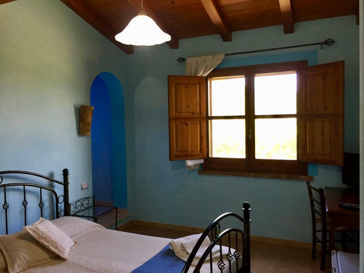 Maison d'hôtes I Carrubi à San Priamo Extérieur photo