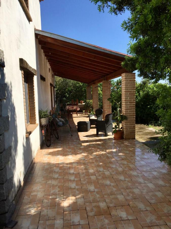 Maison d'hôtes I Carrubi à San Priamo Extérieur photo